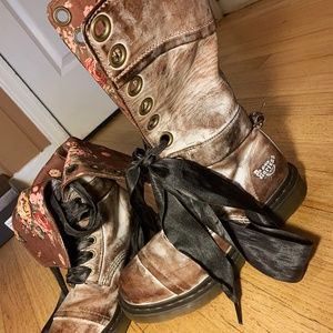 Dr. Martens Boots w/ Convertible Hightop/Foldover